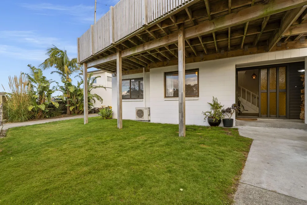 Photos of 42 Ascot Road