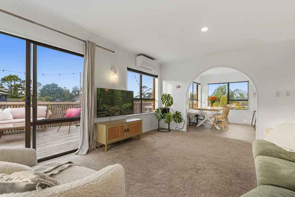 Photos of 42 Ascot Road