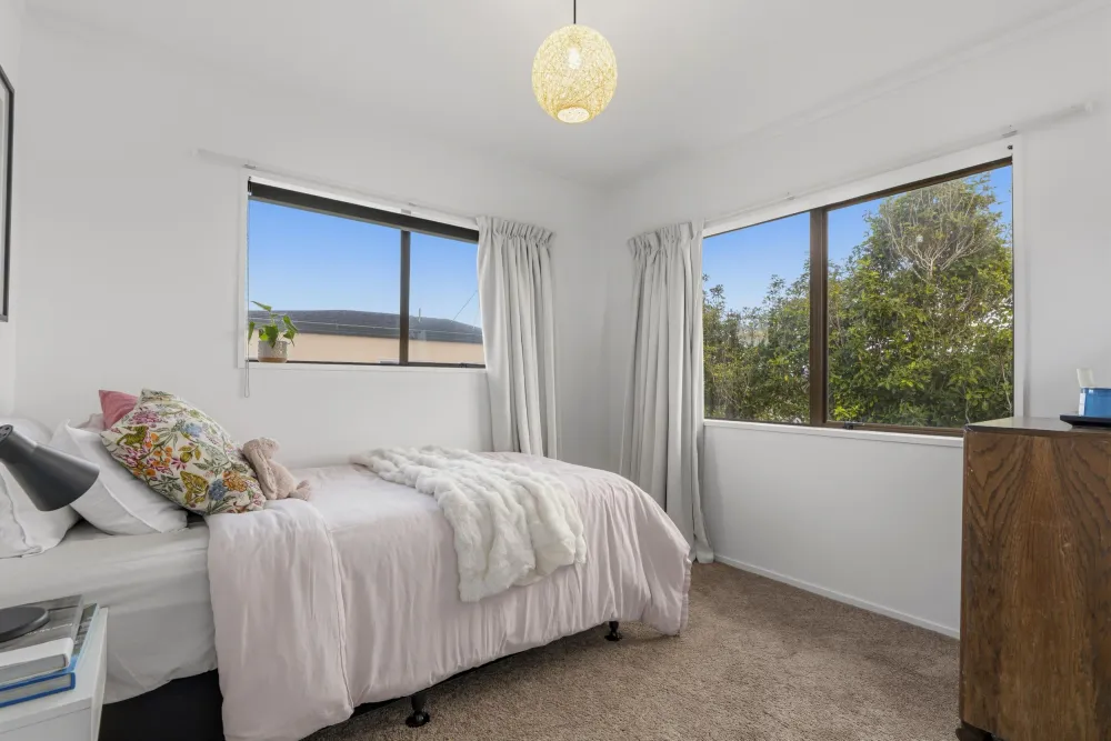 Photos of 42 Ascot Road