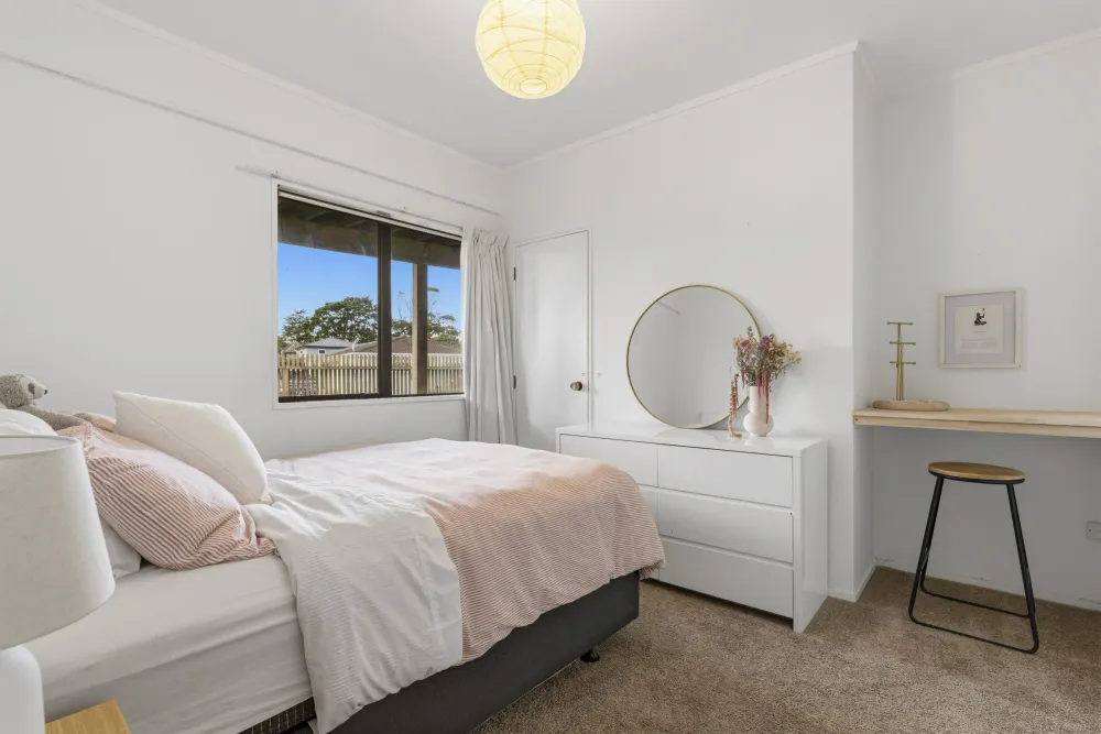 Photos of 42 Ascot Road