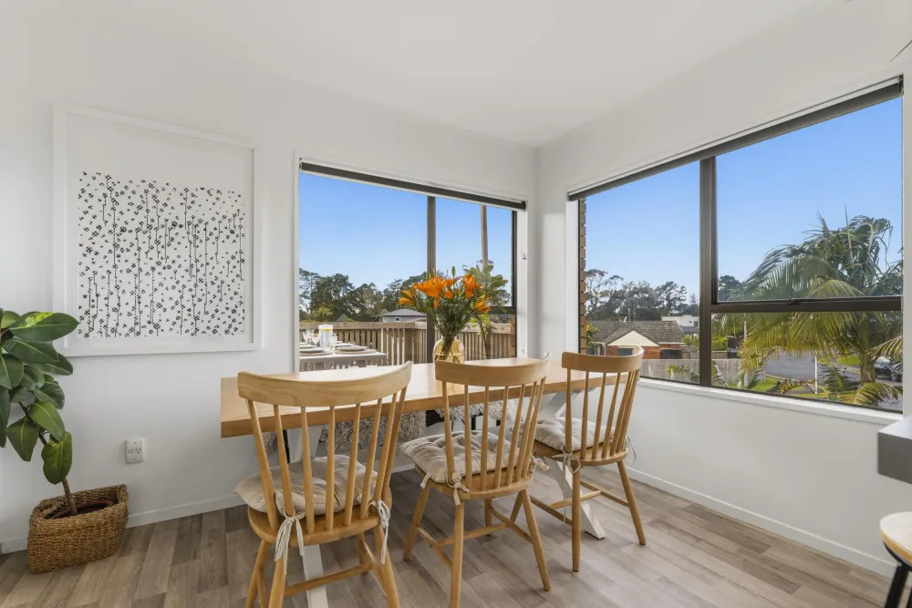 Photos of 42 Ascot Road