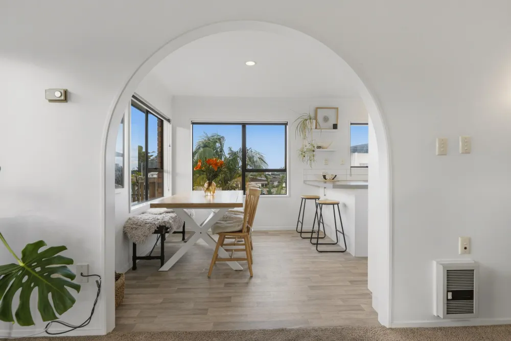 Photos of 42 Ascot Road