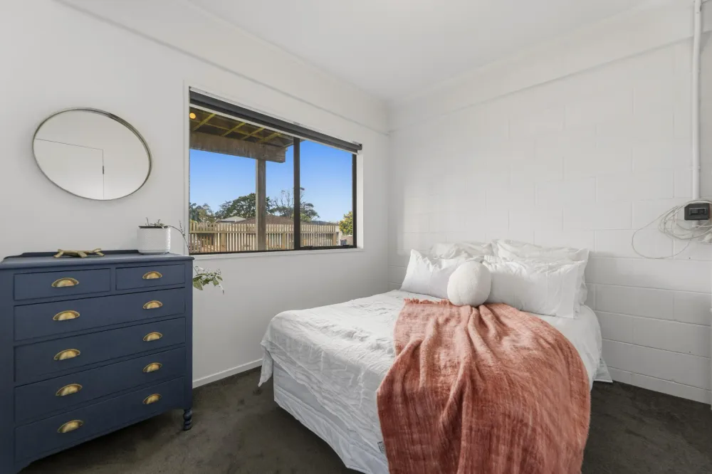 Photos of 42 Ascot Road