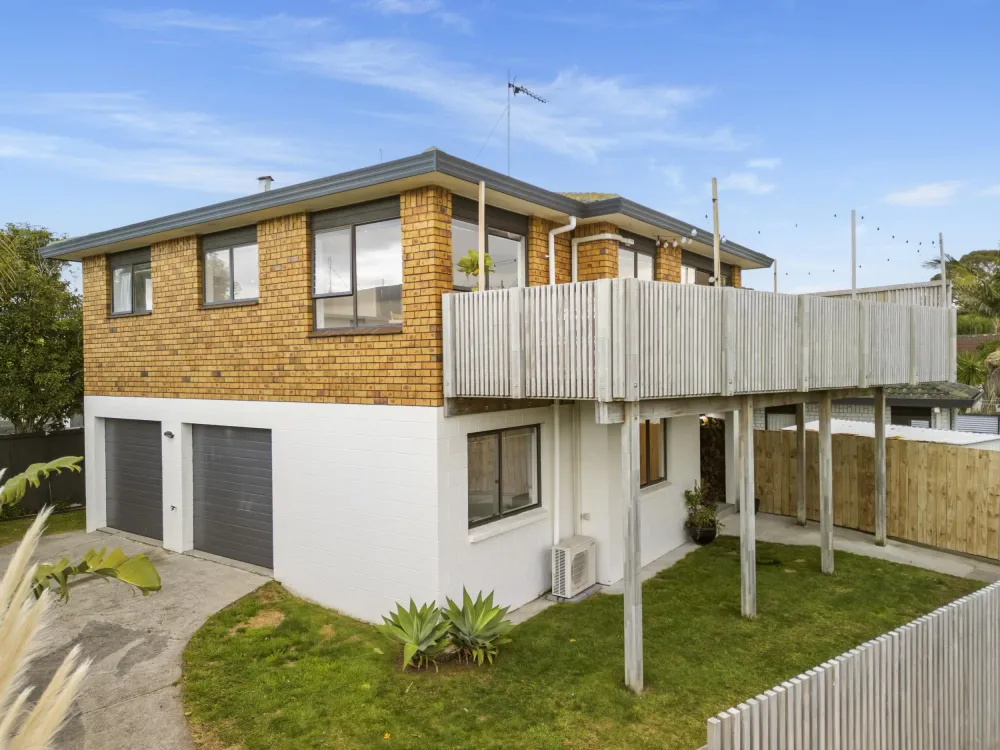 Photos of 42 Ascot Road