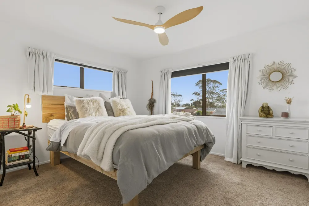 Photos of 42 Ascot Road