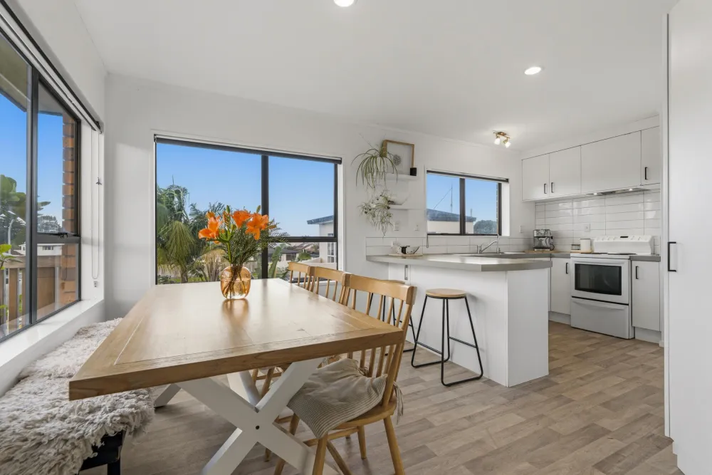 Photos of 42 Ascot Road