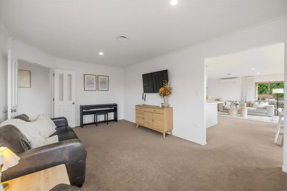 Photos of 28 Tuscany Place