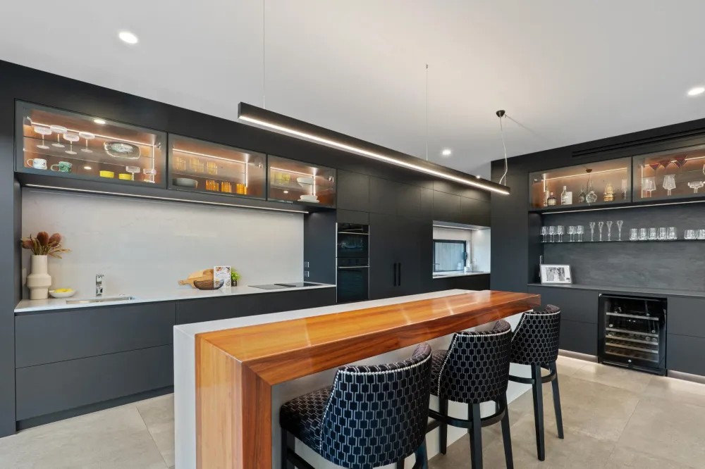 Photos of 6 Hull Crescent