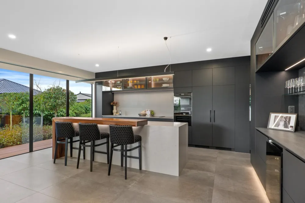 Photos of 6 Hull Crescent