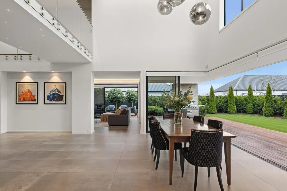Photos of 6 Hull Crescent