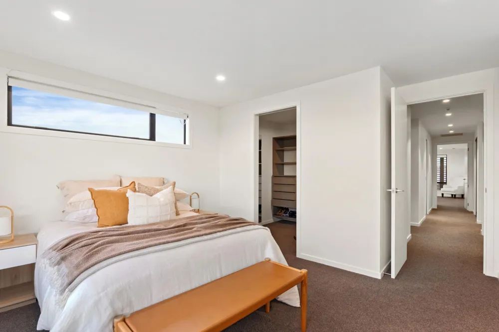 Photos of 6 Hull Crescent