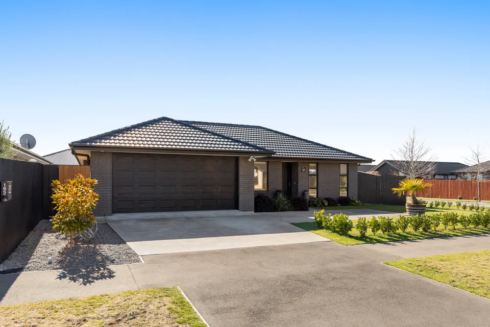Photos of 165 Georgina Street