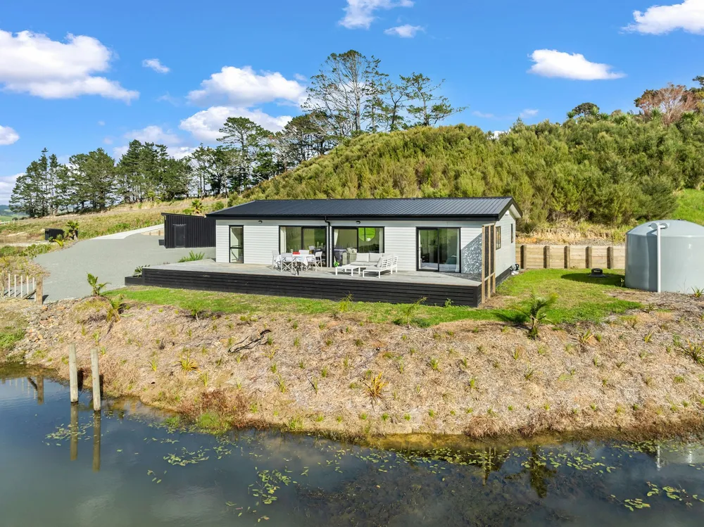Photos of 611 Baldrock Road