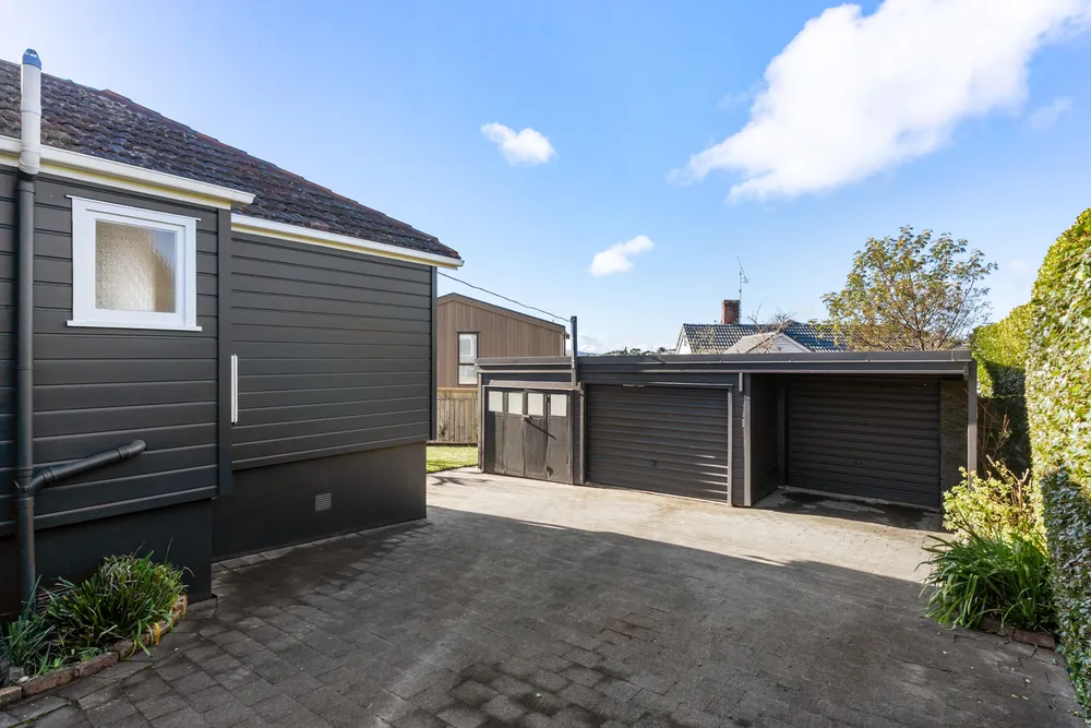 Photos of 148 Coates Avenue