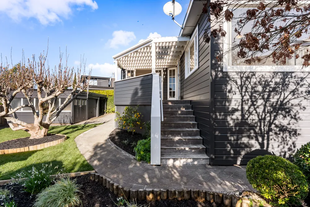 Photos of 148 Coates Avenue