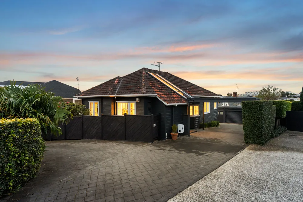 Photos of 148 Coates Avenue