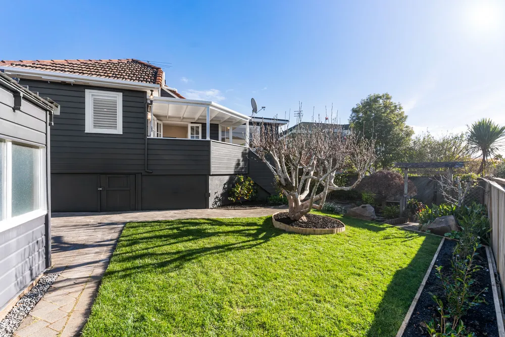 Photos of 148 Coates Avenue