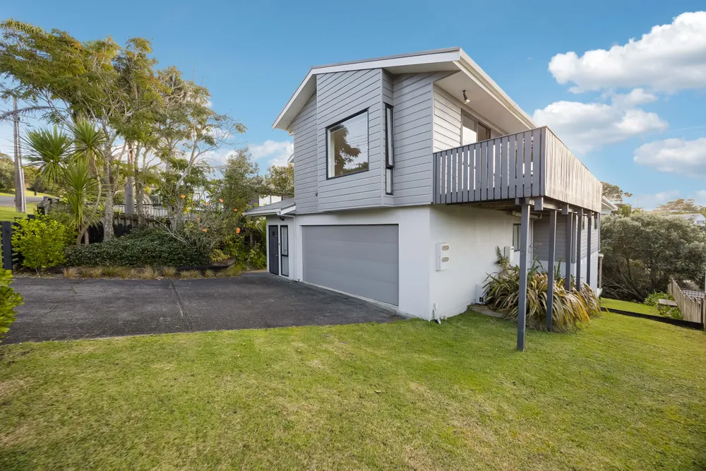 Photos of 40 Elliston Crescent