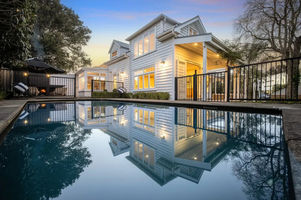 Photos of 8 Green Lane East