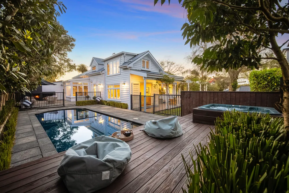 Photos of 8 Green Lane East