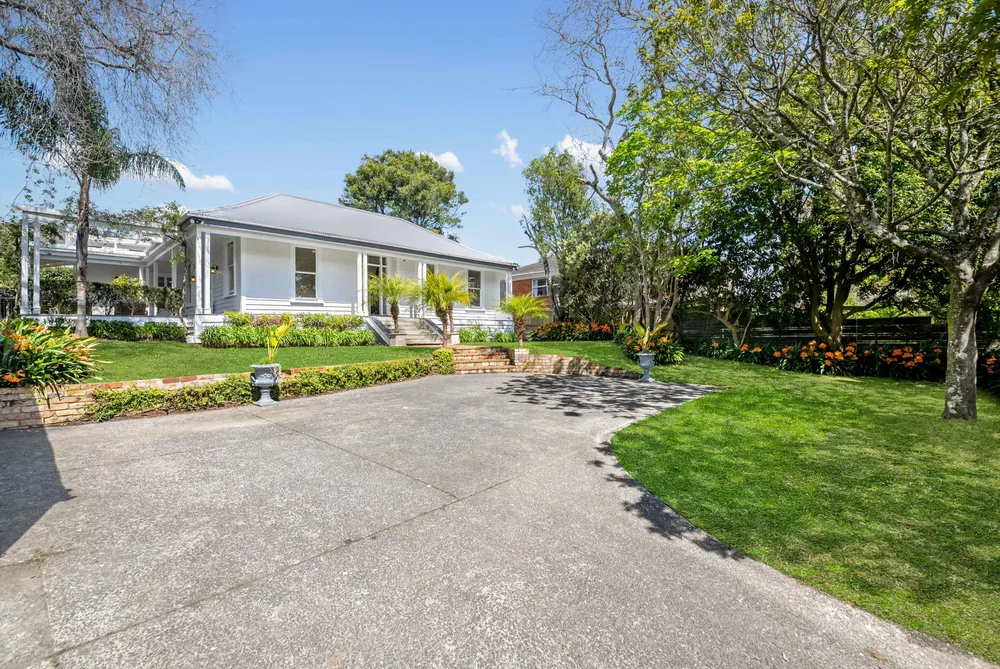 Photos of 8 Green Lane East