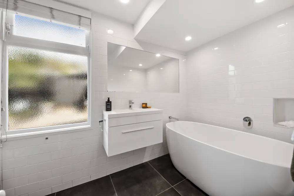 Photos of 8 Green Lane East