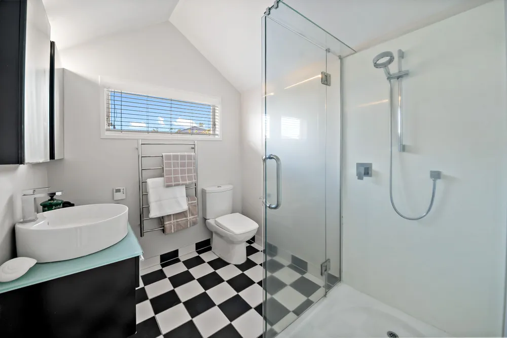 Photos of 8 Green Lane East