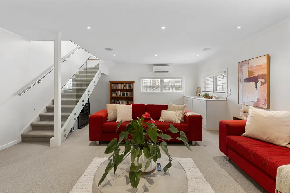 Photos of 8 Kiwi Road