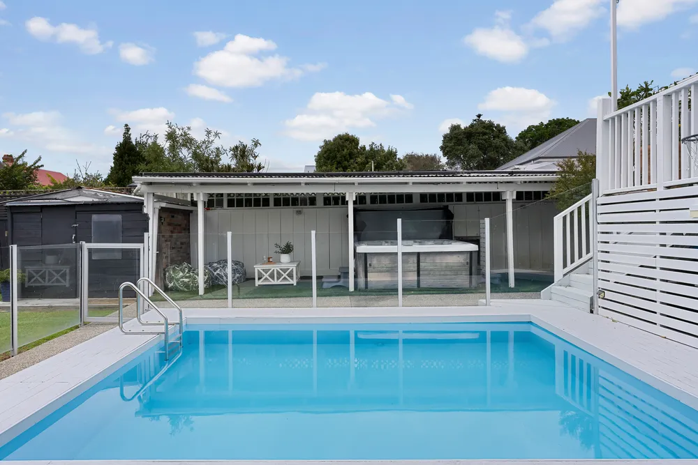 Photos of 8 Kiwi Road