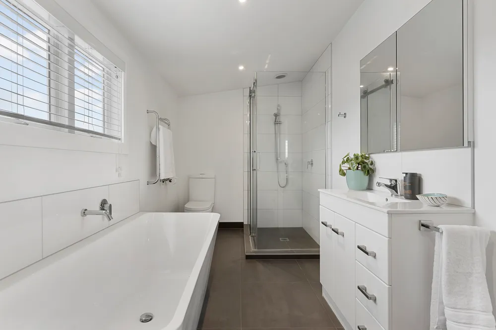 Photos of 8 Kiwi Road