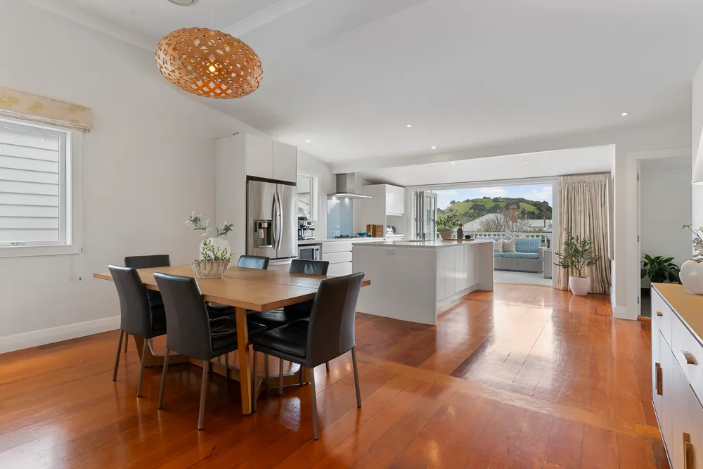 Photos of 8 Kiwi Road