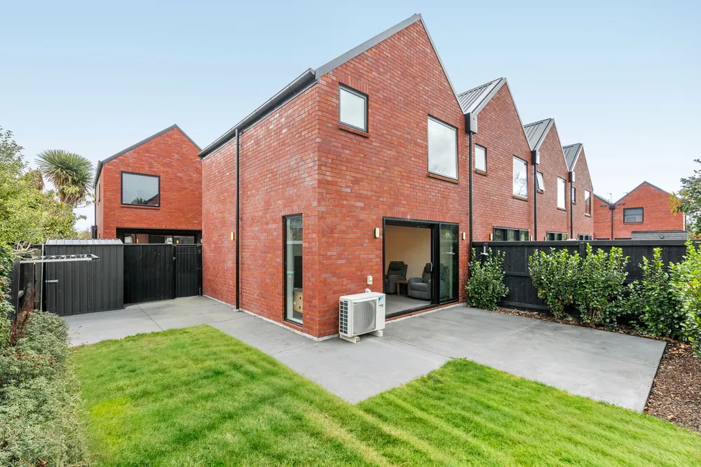 Photos of 9/66 Innes Road