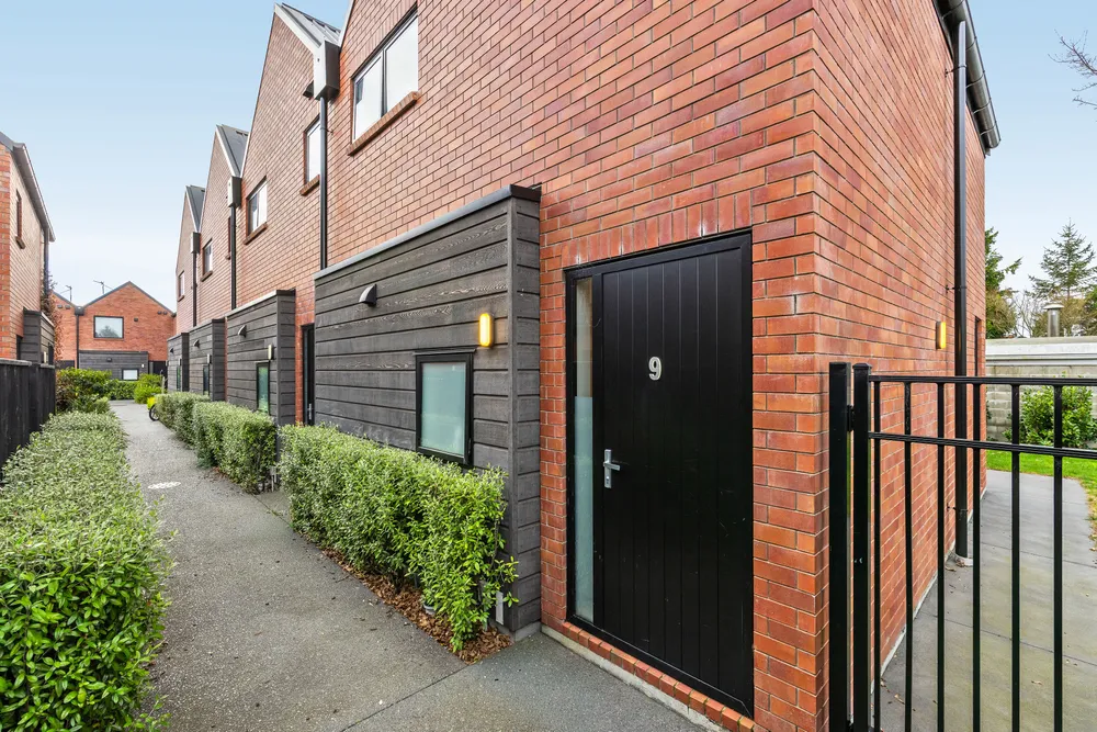 Photos of 9/66 Innes Road