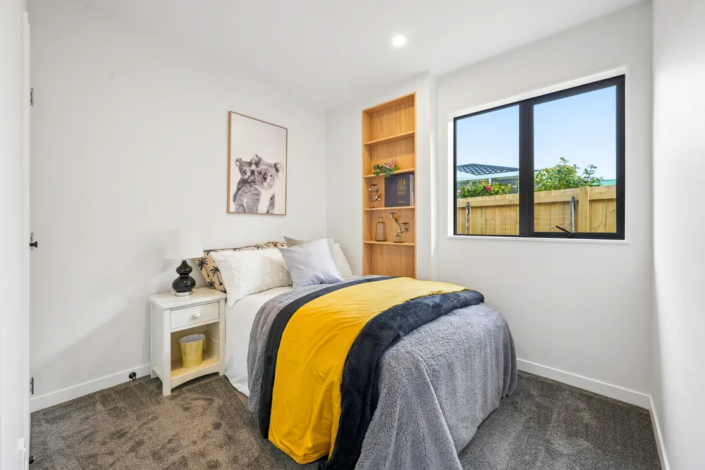 Photos of 2/92 Titirangi Road