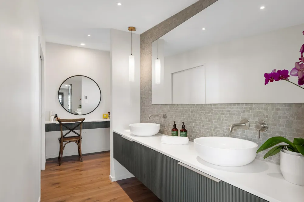 Photos of 37 Revelation Drive