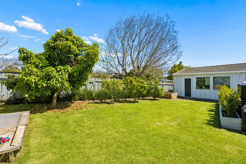 Photos of 16 Ashcroft Avenue