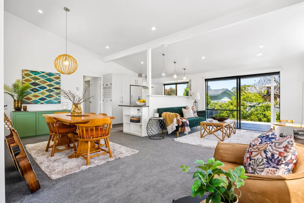 Photos of 16 Ashcroft Avenue