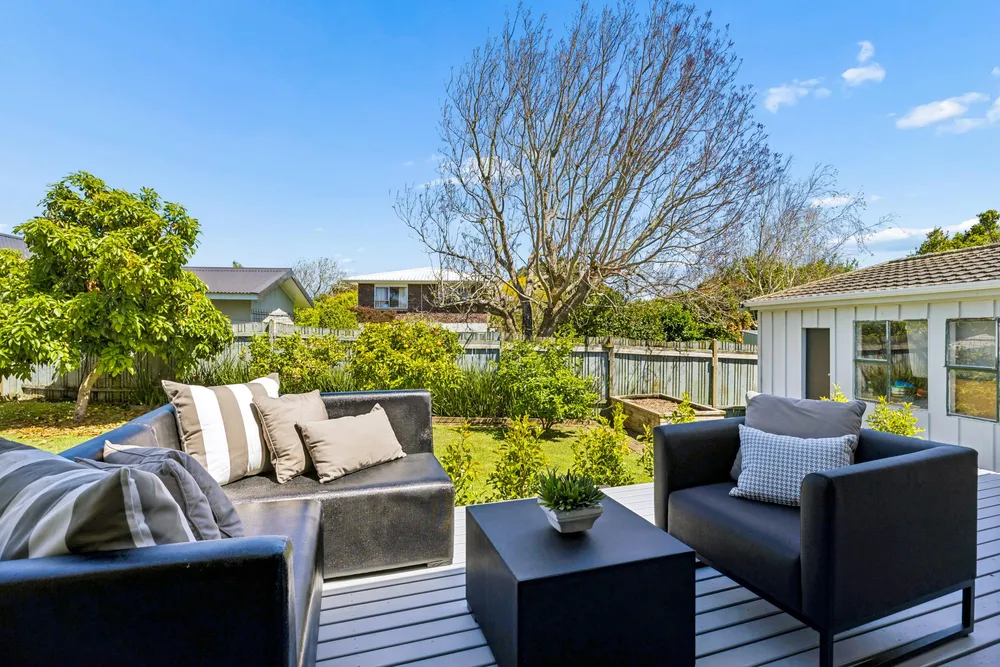 Photos of 16 Ashcroft Avenue