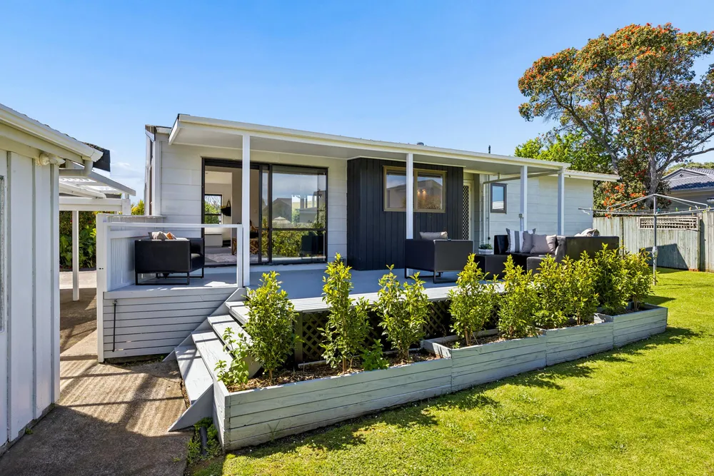 Photos of 16 Ashcroft Avenue