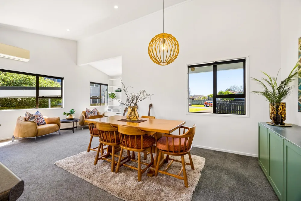 Photos of 16 Ashcroft Avenue