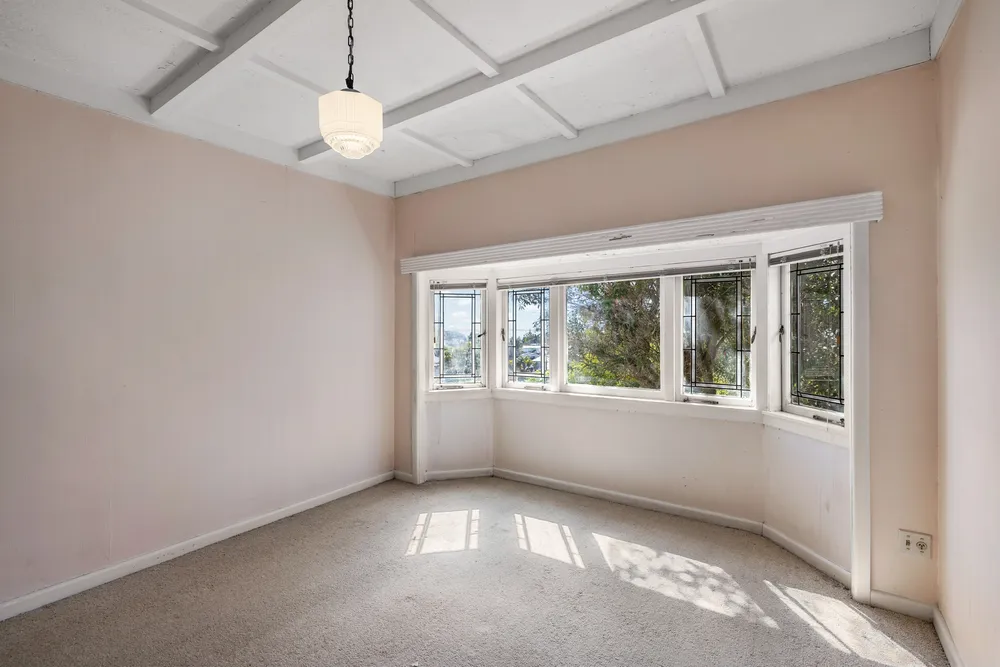 Photos of 12 Comins Crescent