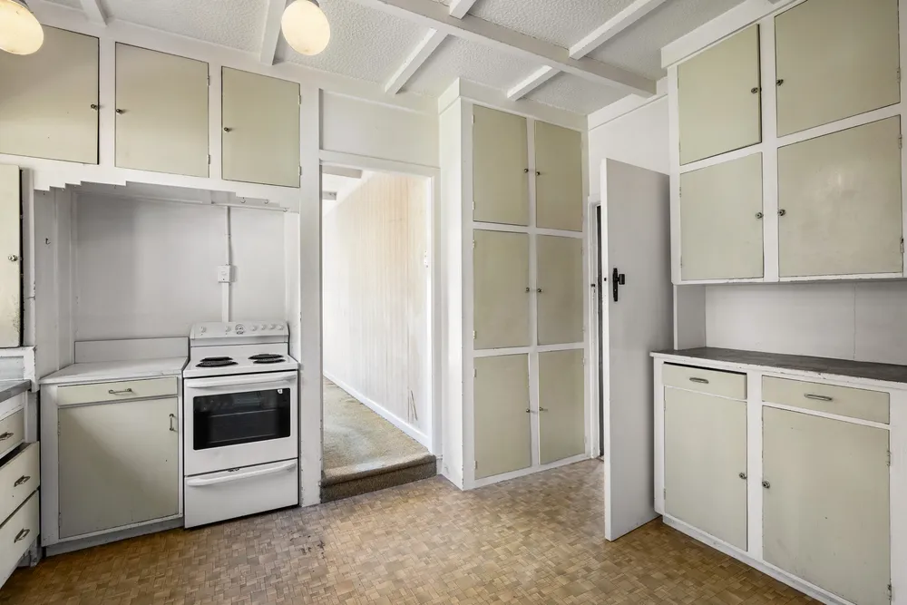 Photos of 12 Comins Crescent