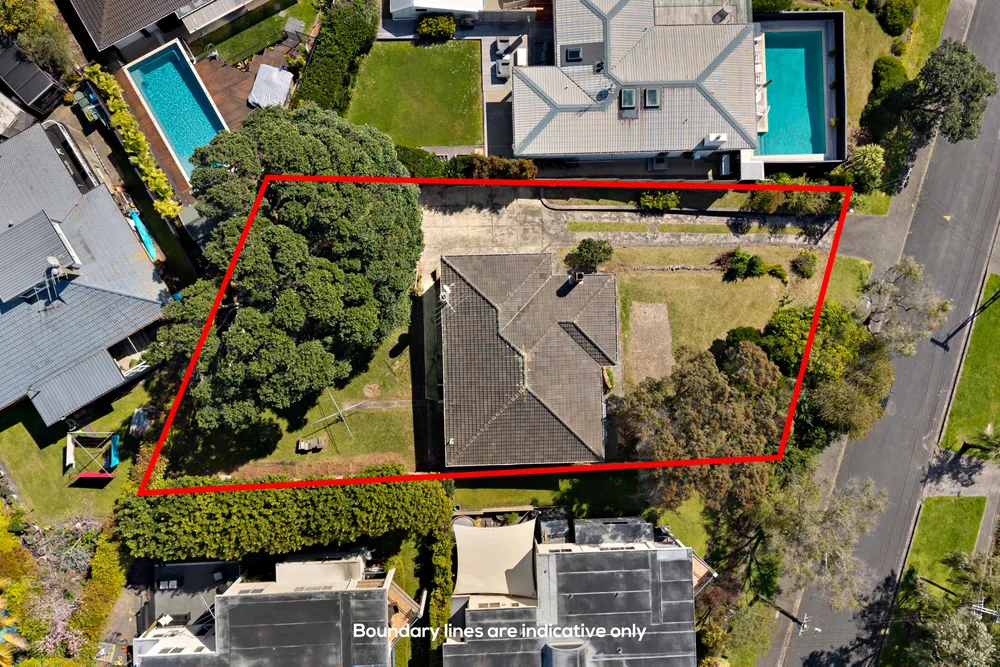 Photos of 12 Comins Crescent