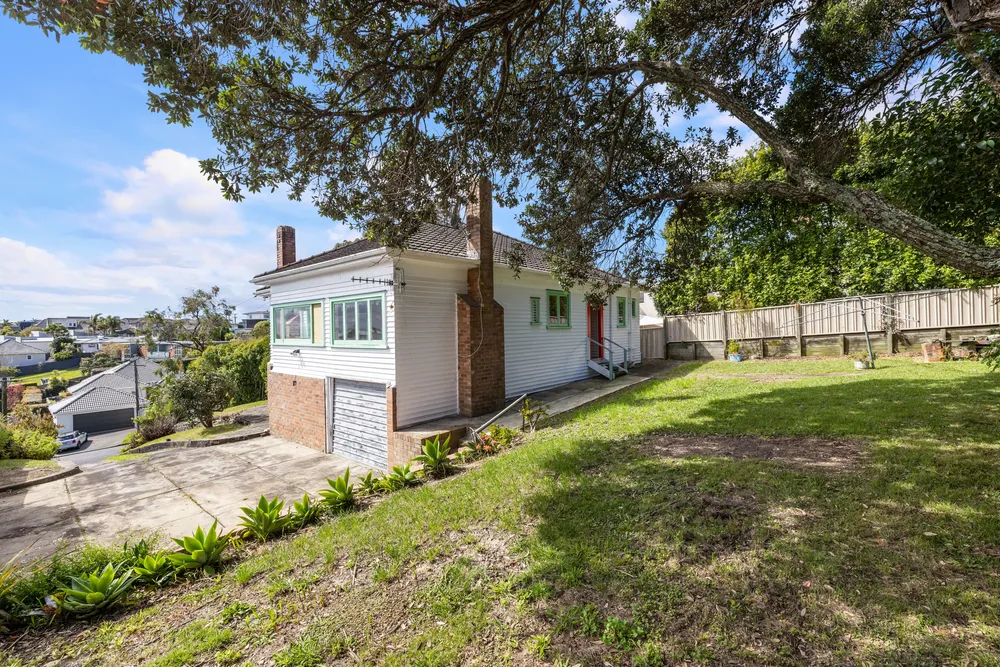 Photos of 12 Comins Crescent
