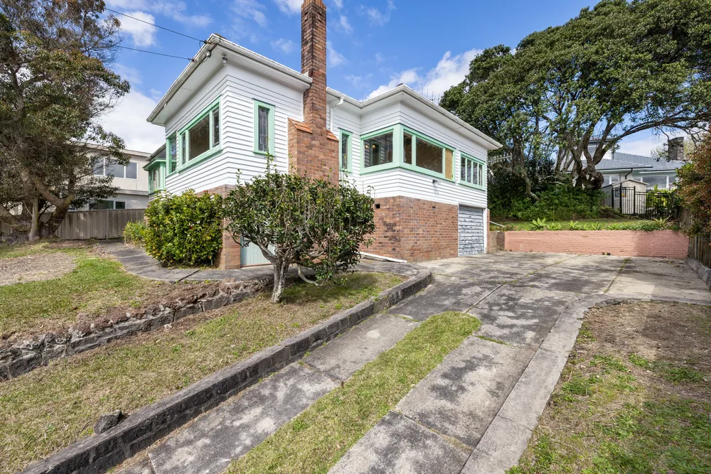 Photos of 12 Comins Crescent