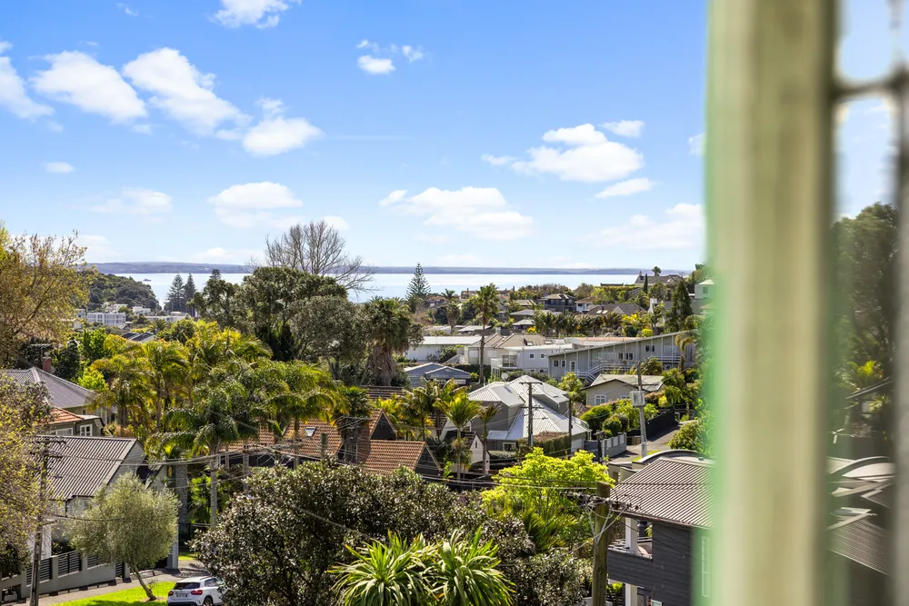Photos of 12 Comins Crescent