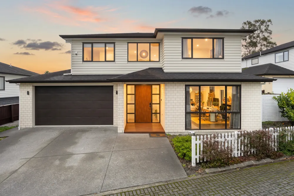 Photos of 19A Northcross Drive
