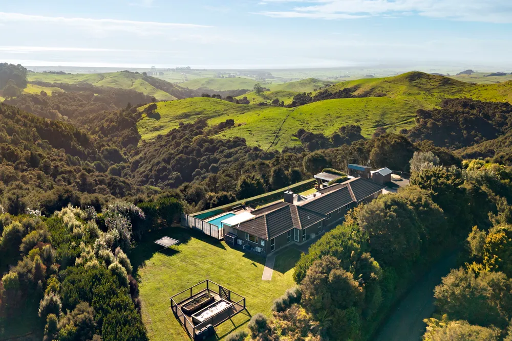 Photos of 119 Rataroa Road