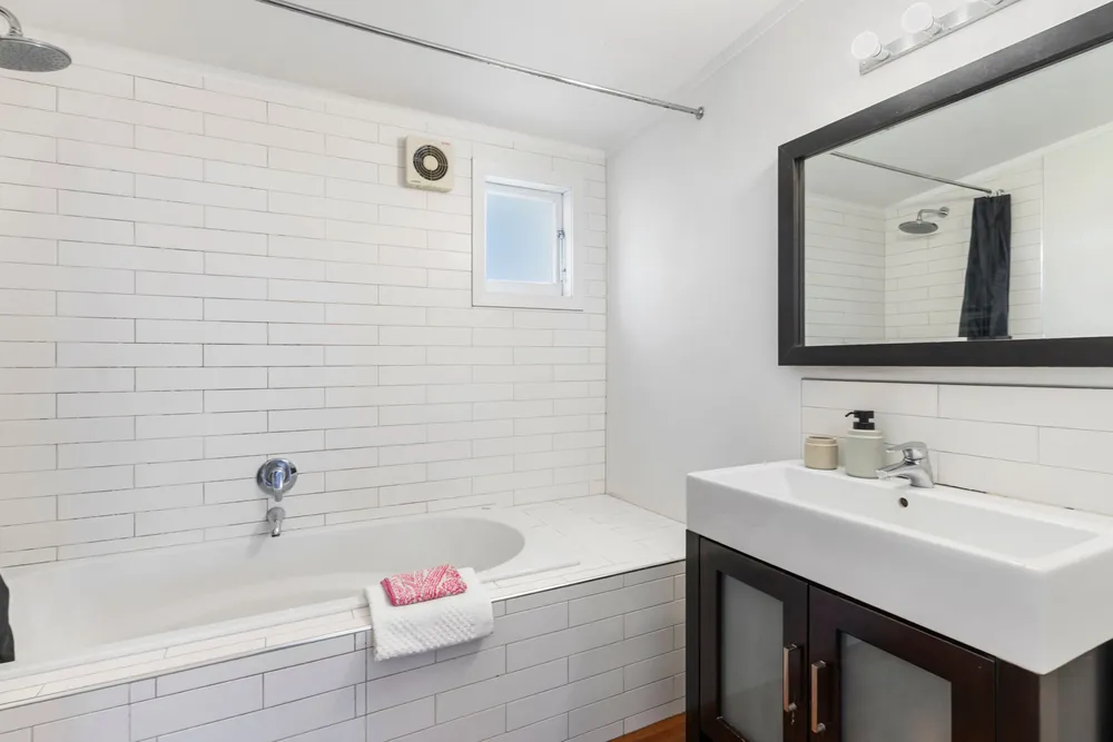 Photos of 127 John Street
