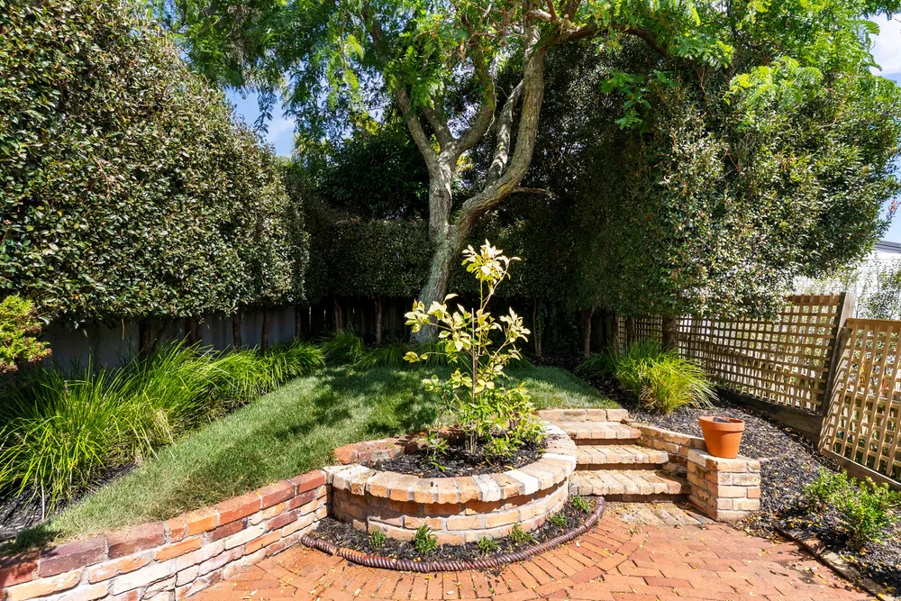 Photos of 127 John Street